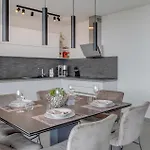 3 Bedroom Cozy In