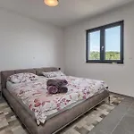 3 Bedroom Cozy In Kostrena